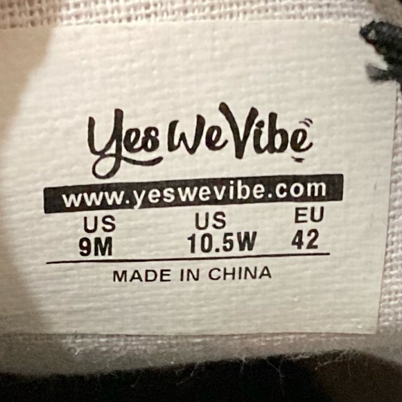 Yes We Vibe Unisex Blue Floral Canvas Slip On Sneaker Shoes SZ M 9 & W 10.5 NWOT - Picture 11 of 11